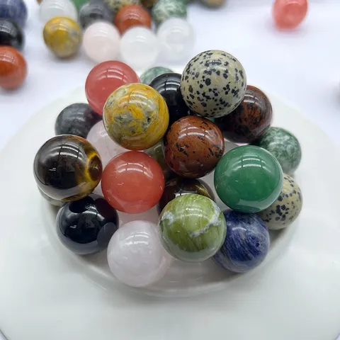 Sfera di Cristallo in Pietra Naturale Sfera Minerale Lucidata Decorazione per la Casa Ornamenti di Sfera di Cristallo Curativo Feng Shui
