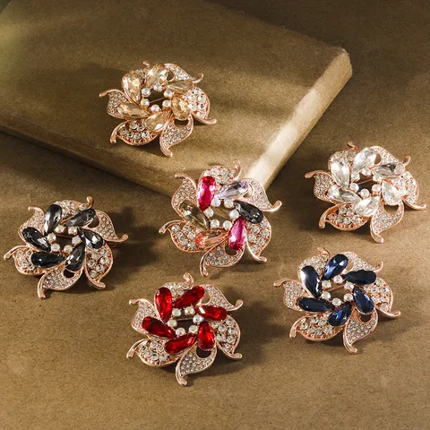 Fashion Alloy Rhinestone Flower Brooch Pin Elegant Crystal Suit Corsage Accessories For Women Banquet Daily Wear Jewelry