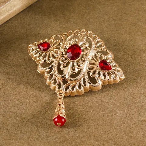 Vintage Court Red Stone Rhinestone Brooch Pin Hollow-Out Gold Plated Flower Brooches For Women Wedding Party Jewelry