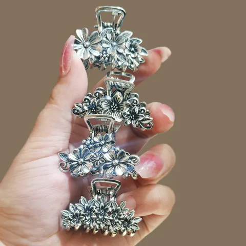 Vintage Metal Hair Claw Small Shark Clip Floral Hollow Out Hair Accessories For Women Elegant Daily Styling Hair Catch