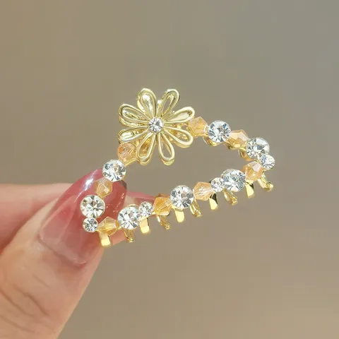Korean Style Metal Rhinestone Artificial Pearl Hair Claw Elegant Cute Hair Clip Women Fashion Hair Accessories Gift