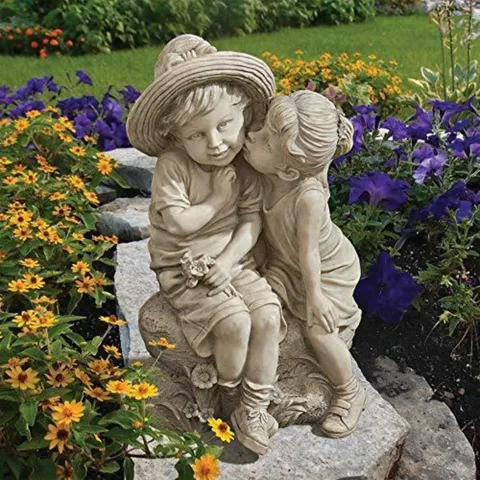Vintage Resin Boy And Girl Garden Statue Romantic Courtyard Ornament Outdoor White Resin Sculpture Garden Figurine Decor