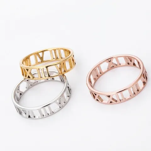 Edelstahl Ring mit Römischen Ziffern Hohl Geschnitten Titanstahl Kreuzmuster Band für Herren Damen Vintage Mode Schmuck