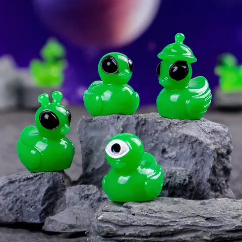Mini Resin Alien Duck Figurine Cute Micro Landscape Ornament Diy Car Desktop Decor Miniature Craft Accessories