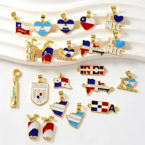 Lateinamerikanische Landkarte Flagge Emaille Messing Anhänger Chile Nicaragua Dominikanische Panama Herz DIY Schmuck Charms