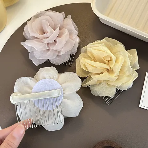 Doux Peigne à Cheveux Perle Camélia en Tissu Pince à Cheveux Perle Artificielle Élégant Accessoire de Cheveux Floral pour Femmes Fête Quotidienne