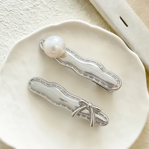 Pince à Cheveux Bec de Canard en Métal Argenté Minimaliste Nœud et Perle Mignons Accessoires de Coiffure pour Femmes Coiffure Quotidienne