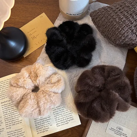 Chouchou en Peluche d'Hiver Doux Fausse Fourrure Élastique Cheveux Accessoires Élégants pour Femmes Style Quotidien