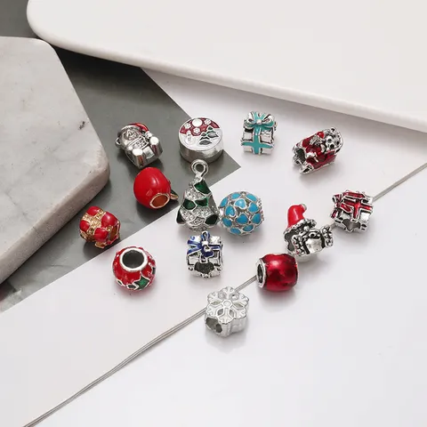 Weihnachten DIY Perlen Schmuck Zubehör Legierung Tropföl Weihnachtsmann Schneemann Geschenkbox Charms Große Lochperlen Für Armband