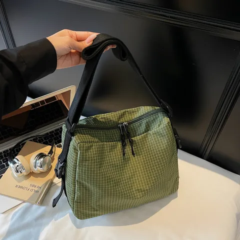 Casual Nylon Plaid Shoulder Bag Large Capacity Tote Bag Simple Messenger Bag For Women Autumn Fashion Handbag