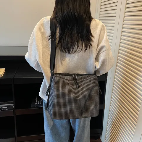 Casual Nylon Plaid Shoulder Bag Large Capacity Tote Bag Simple Messenger Bag For Women Autumn Fashion Handbag