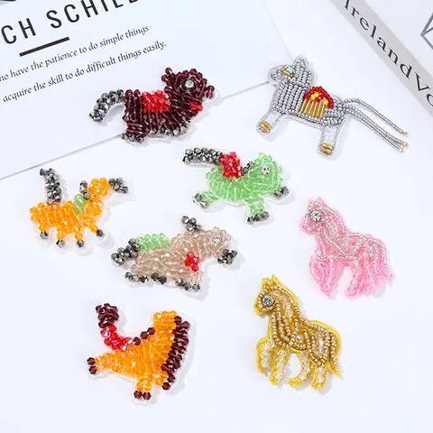 Handgemachte Perlenbesetzte Strass Kristall Pony Anhänger Tasche Dekoration DIY Kleidung Zubehör Cartoon Tier Patch