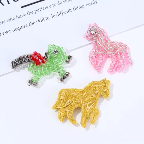 Handgemachte Perlenbesetzte Strass Kristall Pony Anhänger Tasche Dekoration DIY Kleidung Zubehör Cartoon Tier Patch