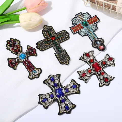 Handgemachte Perlen Kreuz Aufnäher Glas Strass Kristall zum Aufnähen für DIY Kleidung Kleidungsstück Zubehör