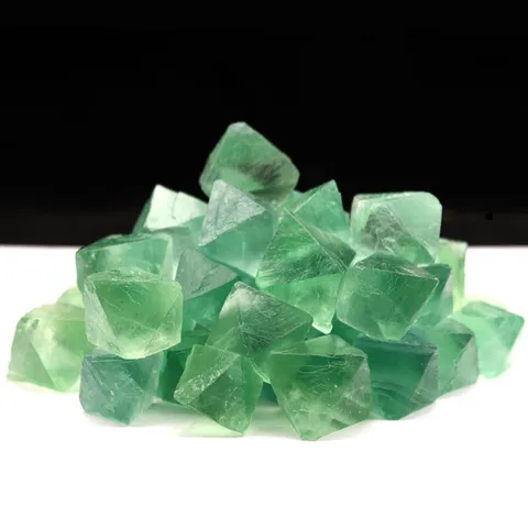 Pietra Grezza di Fluorite Verde Naturale Ottaedro Cristallo Curativo Ghiaia Mini Campione Minerale Ornamento per Casa Ufficio Regalo