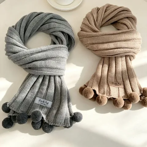 Sciarpa in Maglia Calda e Spessa Invernale da Donna con Pompon Tinta Unita Costine
