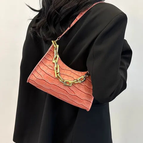 Women Croc Pattern Underarm Bag Fashion Crocodile Embossed Baguette Shoulder Bag With Thick Metal Chain Retro Trendy Pu Leather Handbag Purse