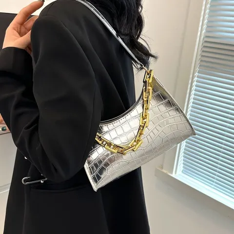 Women Croc Pattern Underarm Bag Fashion Crocodile Embossed Baguette Shoulder Bag With Thick Metal Chain Retro Trendy Pu Leather Handbag Purse