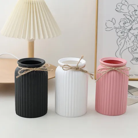 Minimaliste Créatif Rayure Verticale Vase en Plastique Moderne Décoration Intérieure Arrangement Floral Ornement de Table