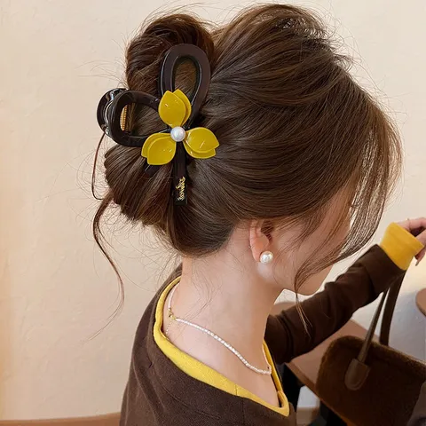 PC Resin Flower Pearl Hair Claw Large Medium Hair Clip Elegant French Vintage Hair Accessories For Women Girls Hair Styling