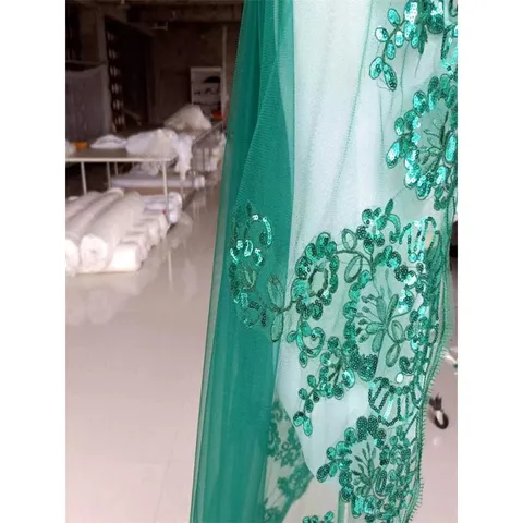 Bridal Veil Long Single Layer Tulle Sequins Lace Embroidery Applique Wedding Veil For Women