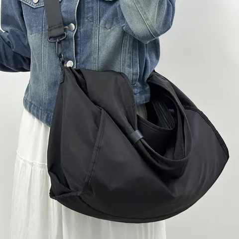 Large Capacity Nylon Tote Bag Casual Lightweight Shoulder Crossbody Bag Minimalist Commuter Bag For Women Men