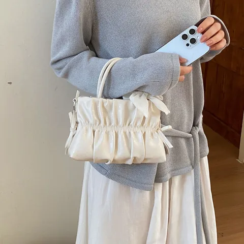 Sac Bandoulière Nuage Mode pour Femmes Sac à Main PU Décontracté Plissé avec Foulard en Soie Sac Épaule Quotidien