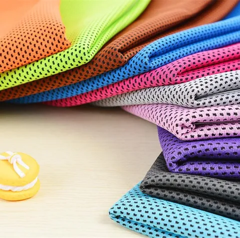 Asciugamano Raffreddante Estivo Sensazione di Freddo Sport Fitness Assorbente Asciugamani in Rete ad Asciugatura Rapida per Palestra Corsa Yoga