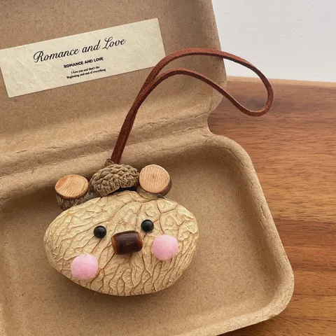 Porte-Clés Chiot Mignon en Coque de Fruit Naturel Fait Main Pendentif de Sac Animal Insolite Cadeau d'Accessoires de Mode