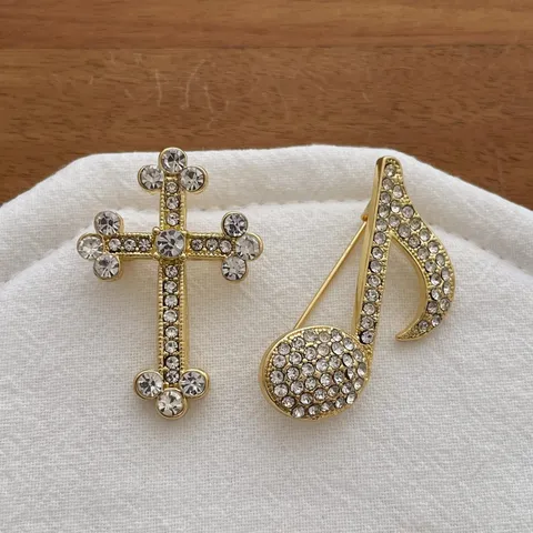 Vintage Gotisch Kreuz Und Musikalische Note Strass Brosche Legierung Gold Silber Plattiert Anzug Reversnadel Mode Schmuck Geschenk