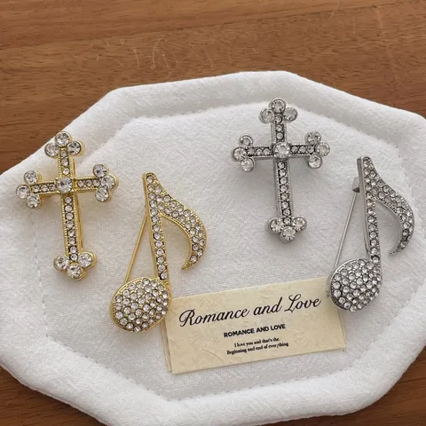 Vintage Gotisch Kreuz Und Musikalische Note Strass Brosche Legierung Gold Silber Plattiert Anzug Reversnadel Mode Schmuck Geschenk