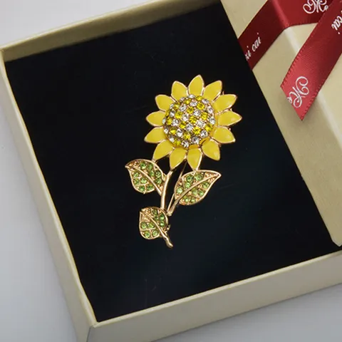 Elegant Fashion Alloy Rhinestone Sunflower Brooch Pin Vintage Plant Lapel Pin For Women Dress Jewelry Gift