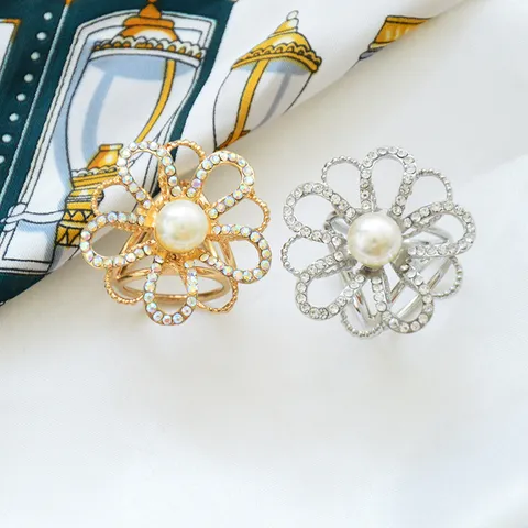 Zinc Alloy Scarf Ring Rhinestone Artificial Pearl Floral Scarf Buckle Clip Elegant Clothing Accessories Jewelry