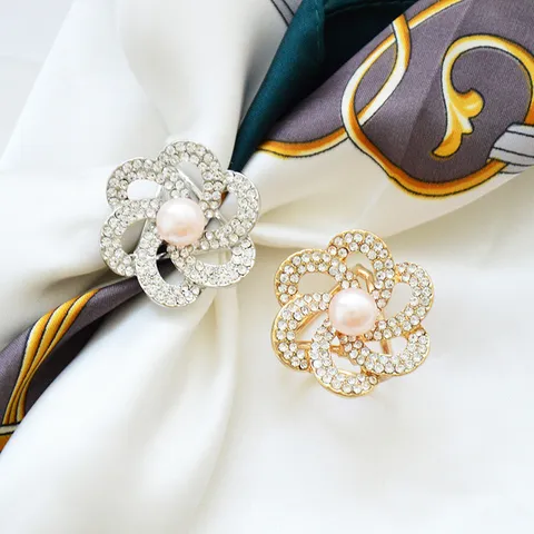 Mode Strass Parel Bloemen Drie Ring Sjaal Gesp Broche Legering Goud Zilver Sjaal Ring Vrouwen Kleding Accessoires