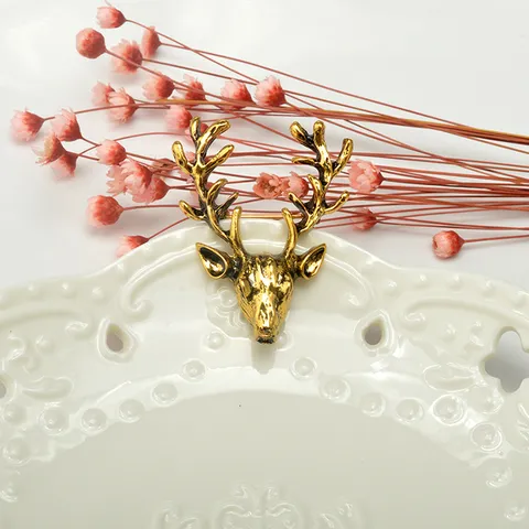 Vintage Alloy Deer Head Brooch Pin Retro Animal Lapel Pin Christmas Suit Scarf Accessories Jewelry Gift For Women Men