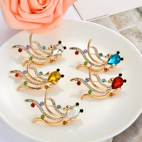 Rhinestone Goldfish Brooch Pin Alloy Crystal Animal Suit Collar Pin Fashion Jewelry Gift For Women