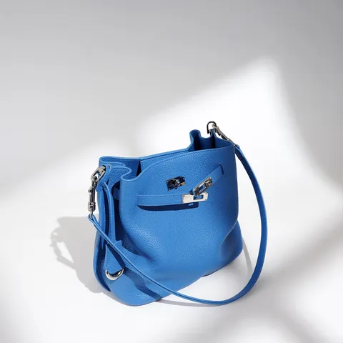 Women Vintage Casual Commuter Bucket Bag Top Layer Cowhide Leather Shoulder Crossbody Handbag With Metal Lock Closure