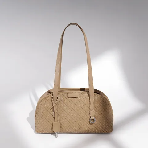2026 New Boston Bag Commuting Large Capacity Shoulder Bag Woven Handbag Women Casual Genuine Leather Underarm Bag