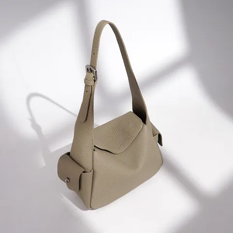 Women's Urban Minimalist First Layer Cowhide Leather Shoulder Bag Pillow Crossbody Bag Daily Fashion Handbag