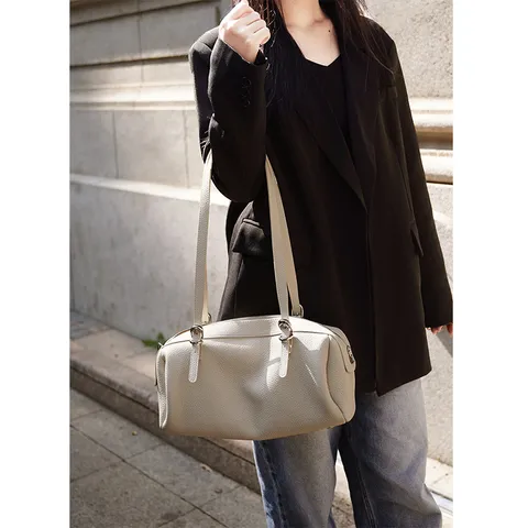 Retro Women Boston Bag Top Layer Cowhide Leather Handbag Casual Commuter Shoulder Bag Versatile Bowling Bag Fashion Purse