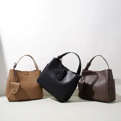 Women Genuine Leather Bucket Bag Vintage Commuter Handbag Large Capacity Top Handle Crossbody Bag Stitching Design