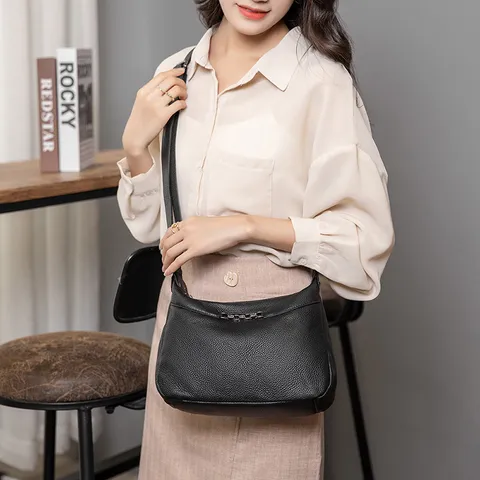 Sac à Bandoulière Mode en Cuir PU pour Femme Couleur Unie Sac de Commuting avec Chaîne en Métal Grande Capacité