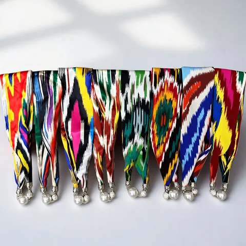 Dames Mode Lange Sjaal Polyester Satijn Sjaal Met Magnetische Parel Ketting Gesp Etnische Atlas Geometrische Print Cadeau