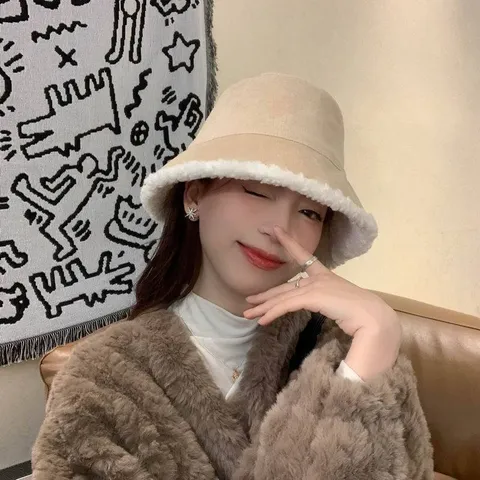 Cappello da Pescatore Caldo Invernale in Corduroy e Fleece d'Agnello da Donna Reversibile Stile Giapponese