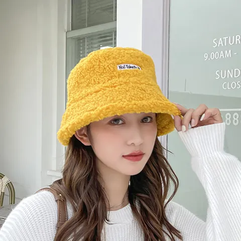 Cappello da Pescatore Caldo Invernale da Donna Pelliccia Sintetica Peluche Berretto da Pescatore Ricamo Lettere Casual