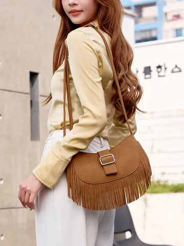 Femme Rétro PU Cuir Sac Bandoulière Mode Couleur Unie Sac Selle Avec Franges Et Boucle Métallique Sac Épaule