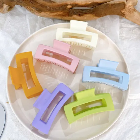 Matte Geometric Hollow Hair Claw Clip Large Resin Shark Clip Simple Daily Hair Styling Accessories For Women Girls