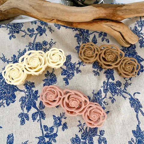 French Vintage Embossed Rose Hair Claw Resin Sweet Floral Hair Clip Back Head Hair Styling Accessories For Women Girls