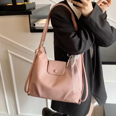Damen Große Kapazität PU Leder Tragetasche Casual Multifunktional Schulter Umhängetasche Rucksack Mit Optionalem Anhänger Mode Pendler Handtasche