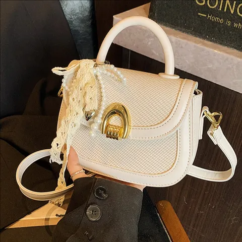 Damen Mode Gewebte Satteltasche PU-Leder Casual Pendler Umhängetasche Mit Perlen Spitze Anhänger Elegante Damenhandtasche